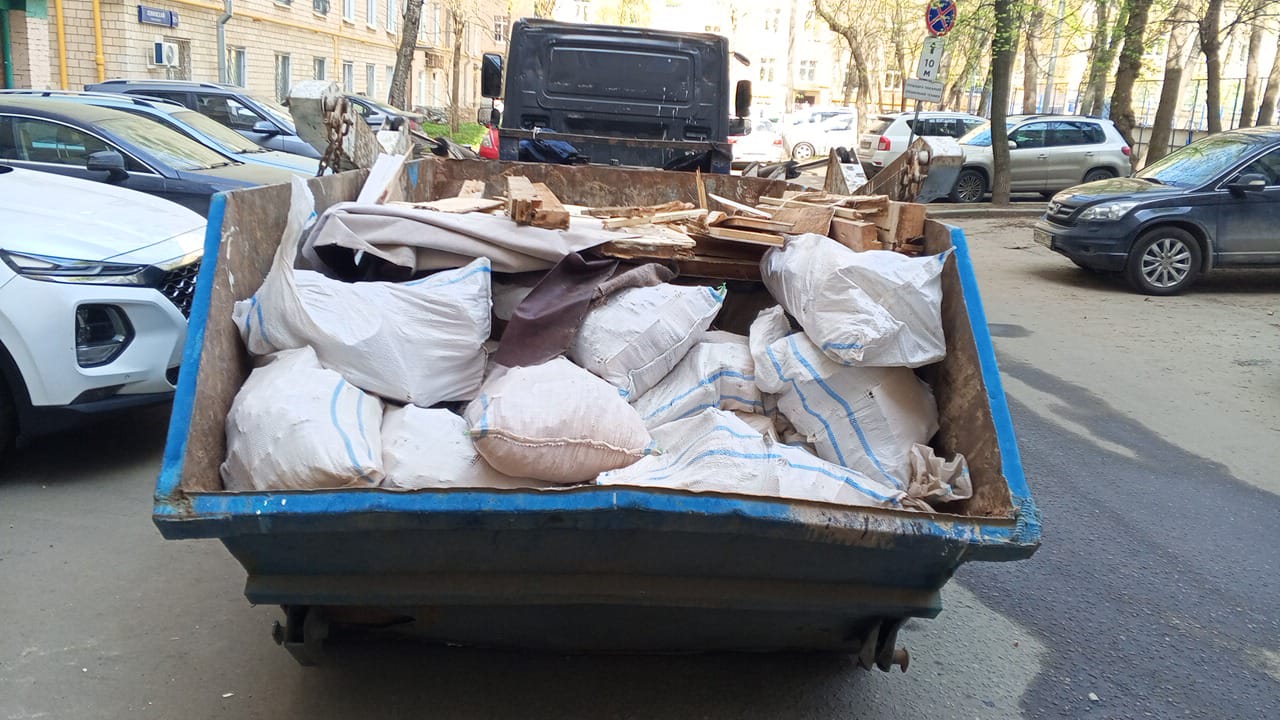 Вывоз мусора из магазина в Химках в октябре