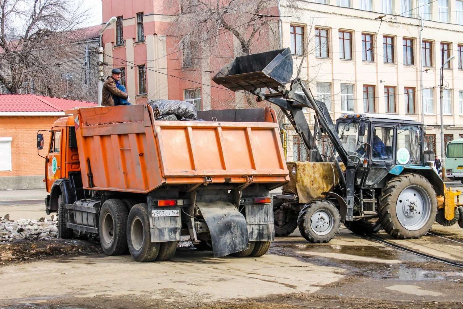 Вывоз мусора Камазом в Химках – аренда и заказ Камаза 10 тонн от 2436 руб. в ПроМусор
