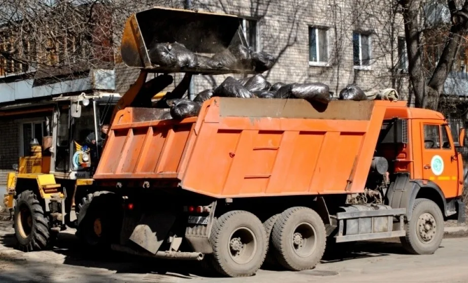 Вывоз мусора грузовым фургоном 5 тонн в Химках – ПроМусор, аренда, цена от 1607 руб
