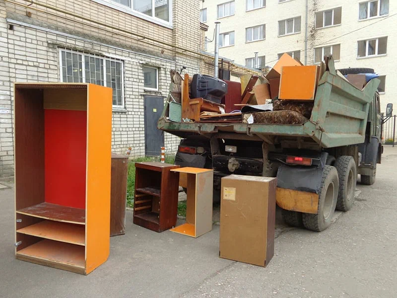 Вывоз шкафа в Химках от ПроМусор — недорого, демонтаж, утилизация, вывоз из квартиры от 881 руб