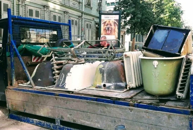 Вывоз старой сантехники в Химках от ПроМусор: быстро, недорого от 570 руб., утилизация и грузчики