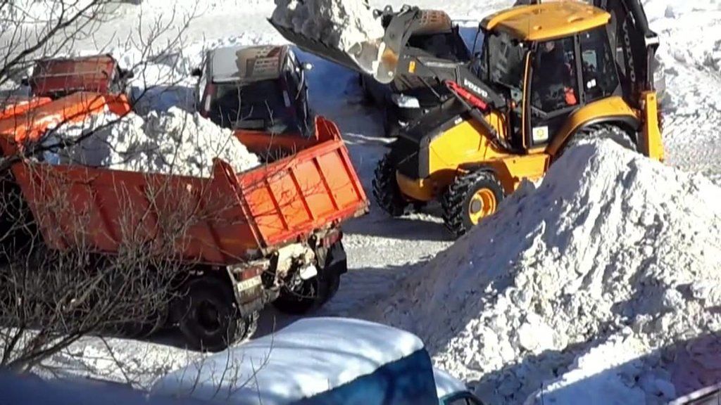Вывоз снега с погрузкой в Химках для организаций и частных лиц в октябре